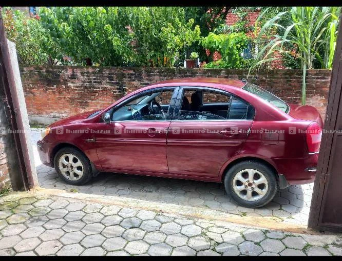 Hyundai accent 2011 4
