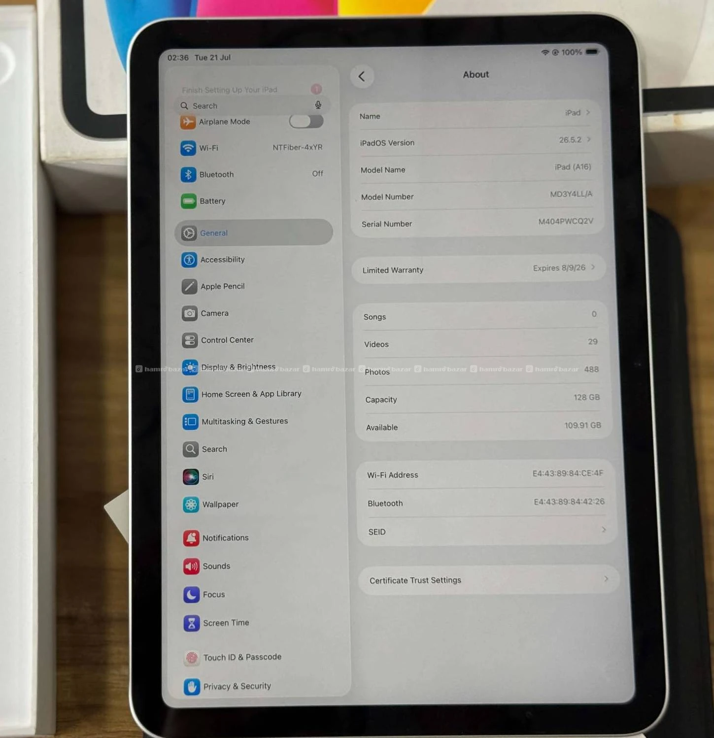 Ipad A16 128GB with box and accessories 2