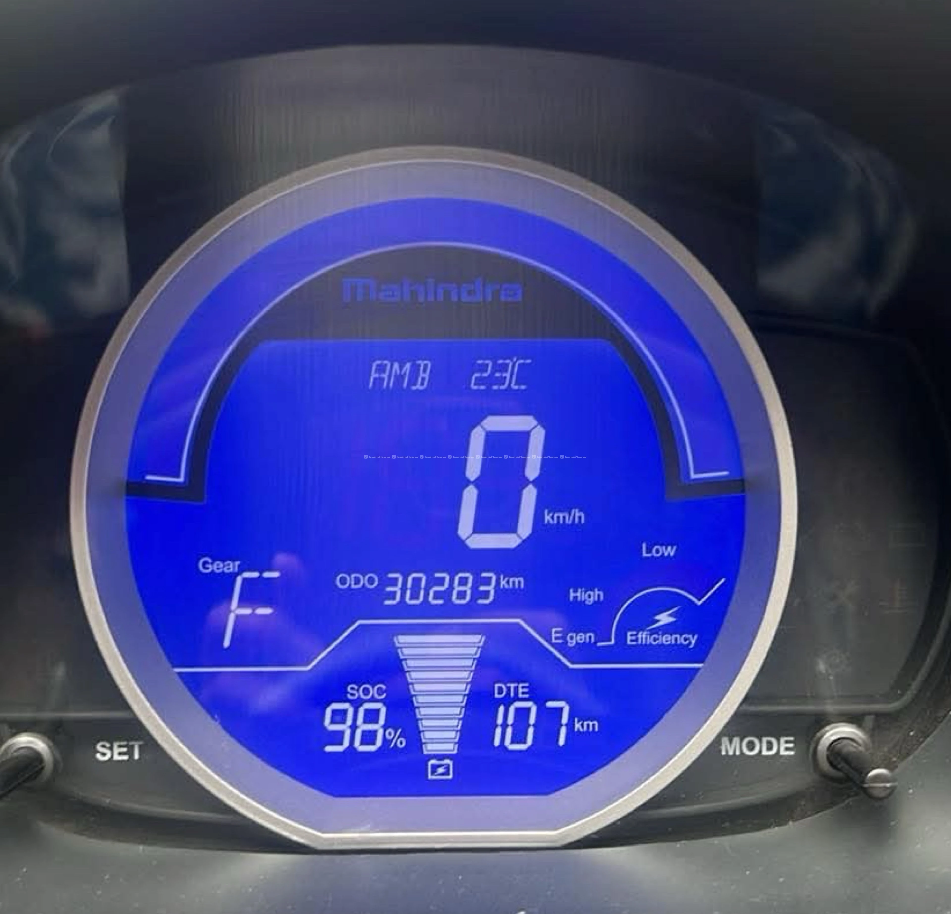 Mahindra e2O plus 3