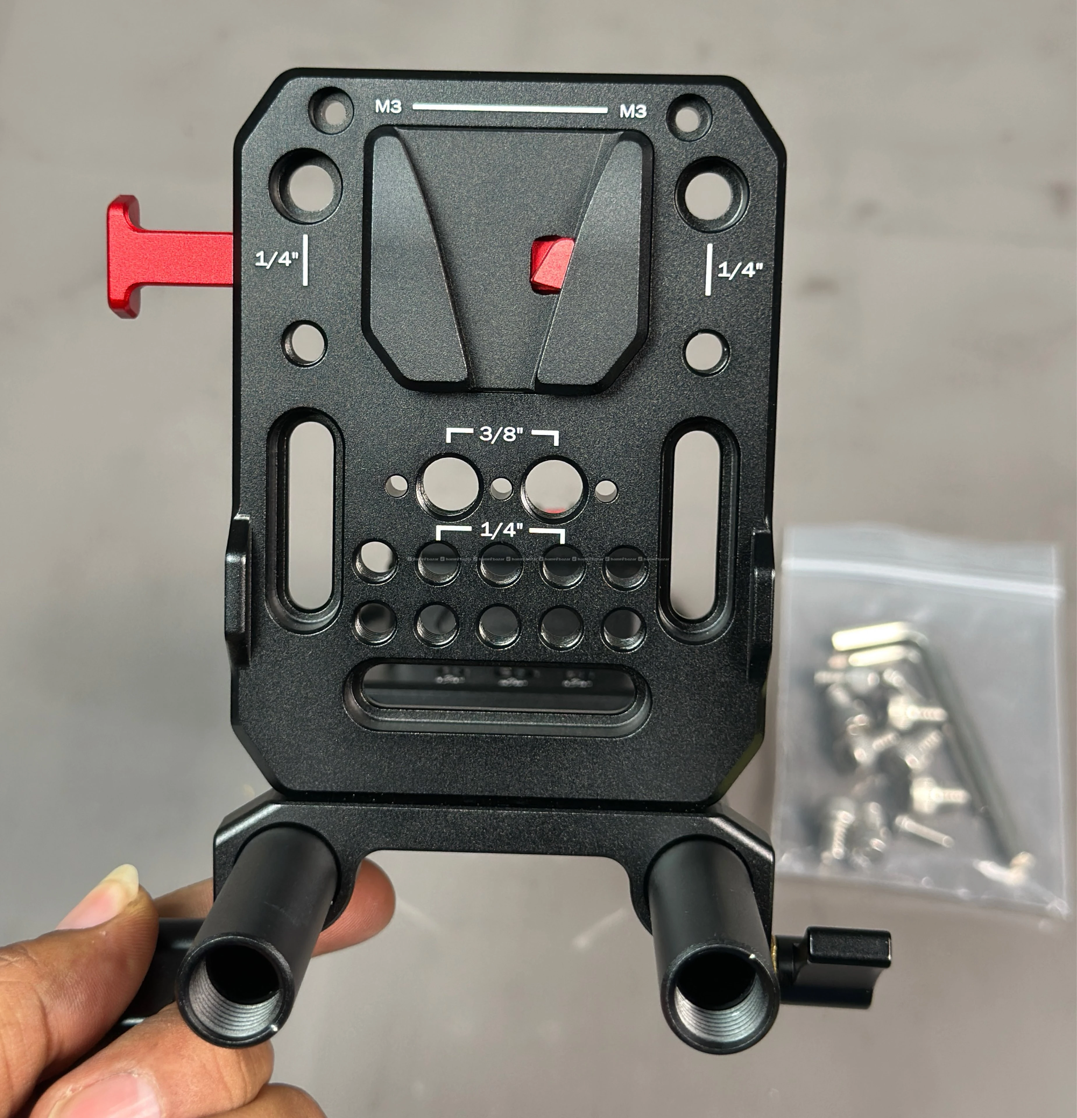 Camera rig and v mount plate 4