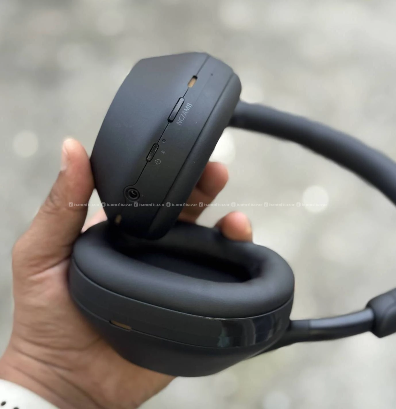 Sony WH-XM5 HEADPHONES 2