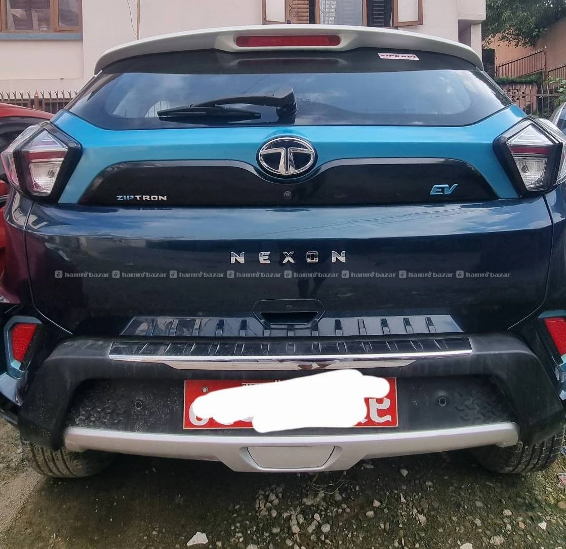 Tata Nexon EV xz+ Lux 2022 3