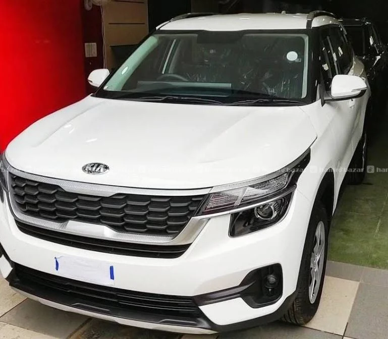 Kia Seltos 2020 single hand use 2