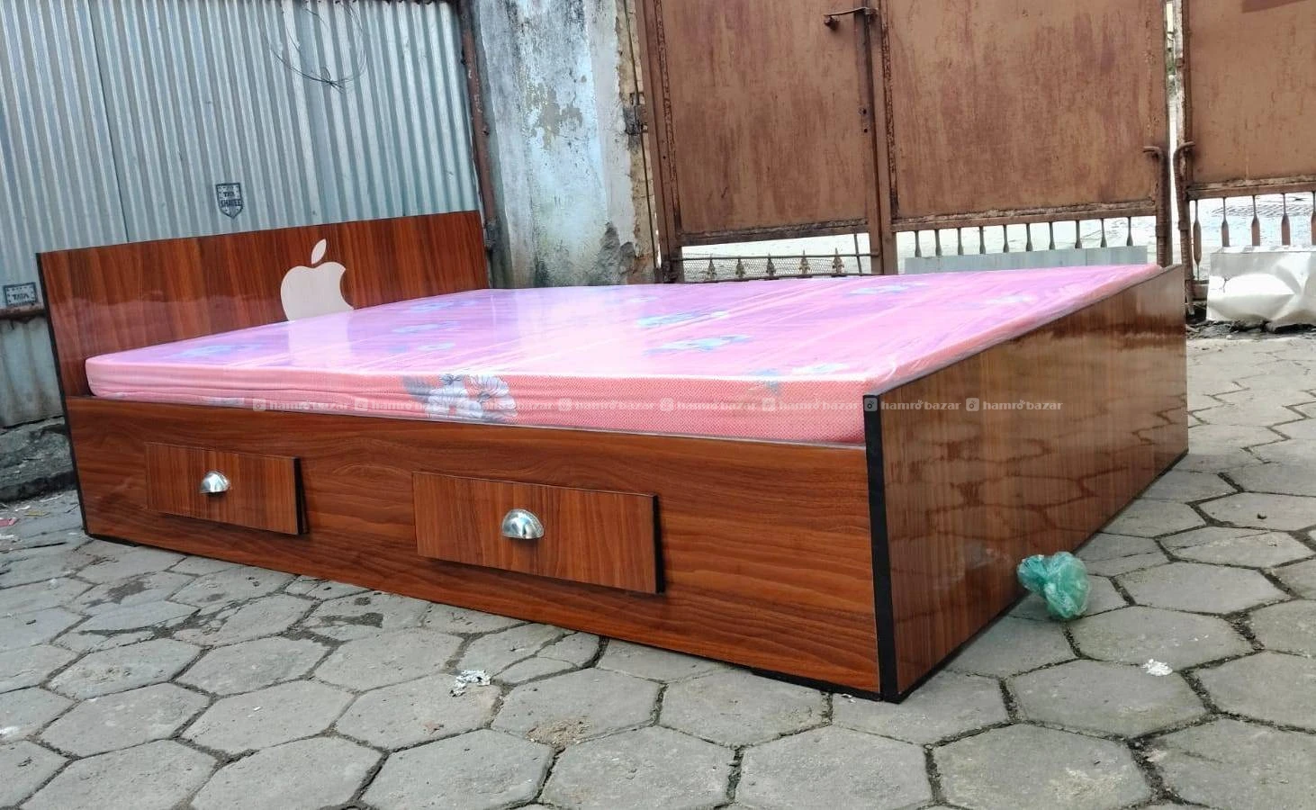 Pata apple bed 2