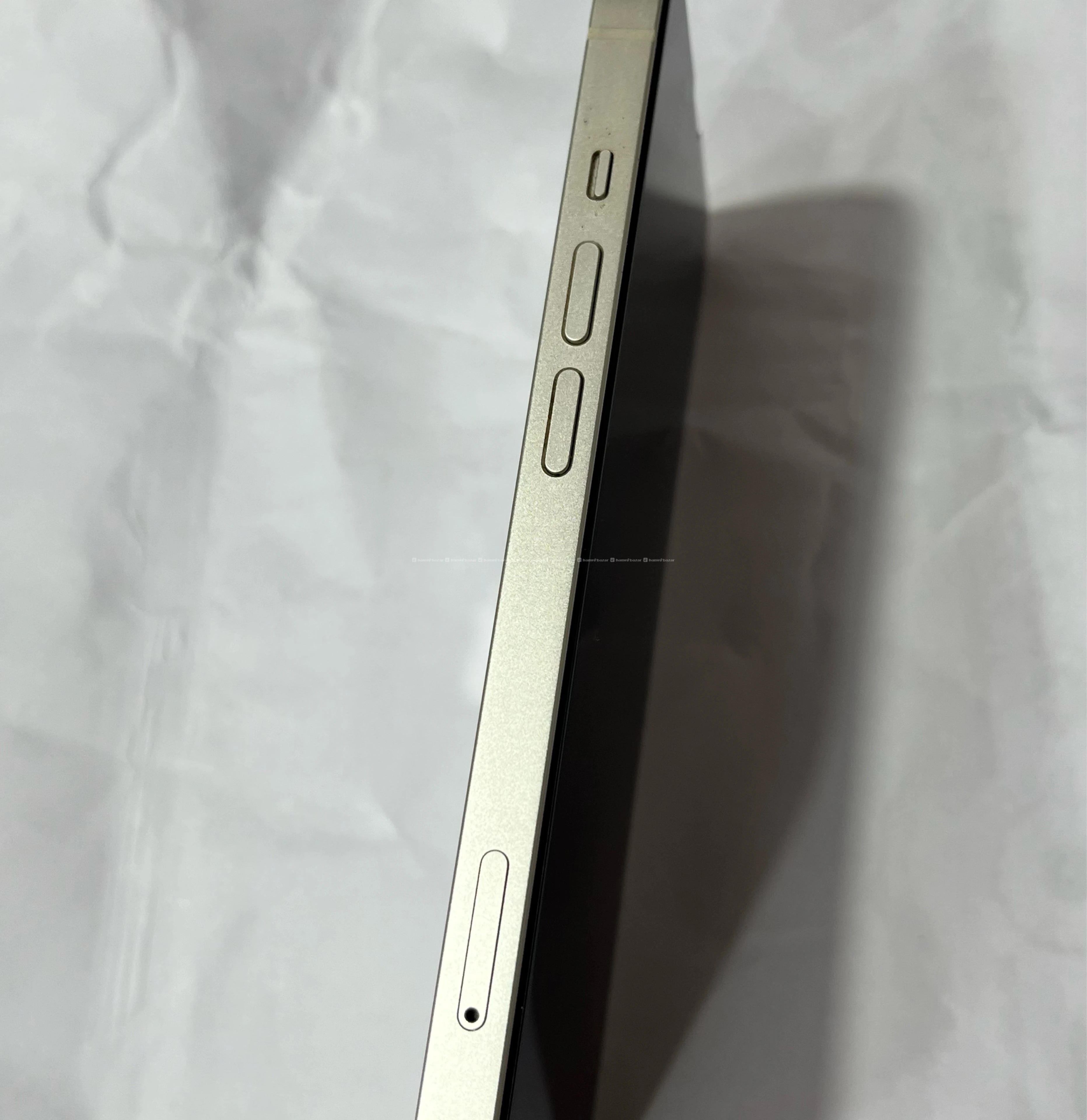 iPhone 13 128GB - Scratchless Condition - Box 4