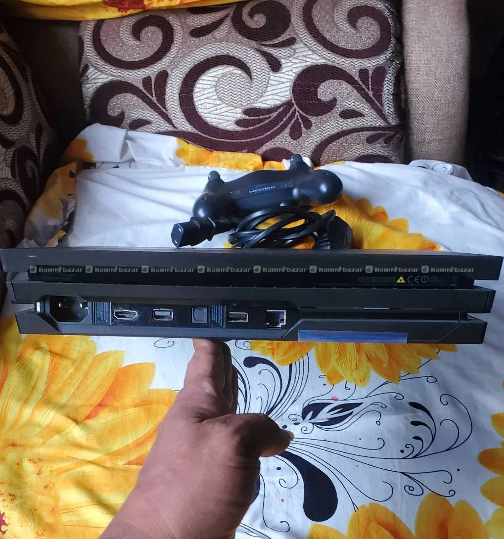 Playstation ps4 pro 1tb hacked version 2