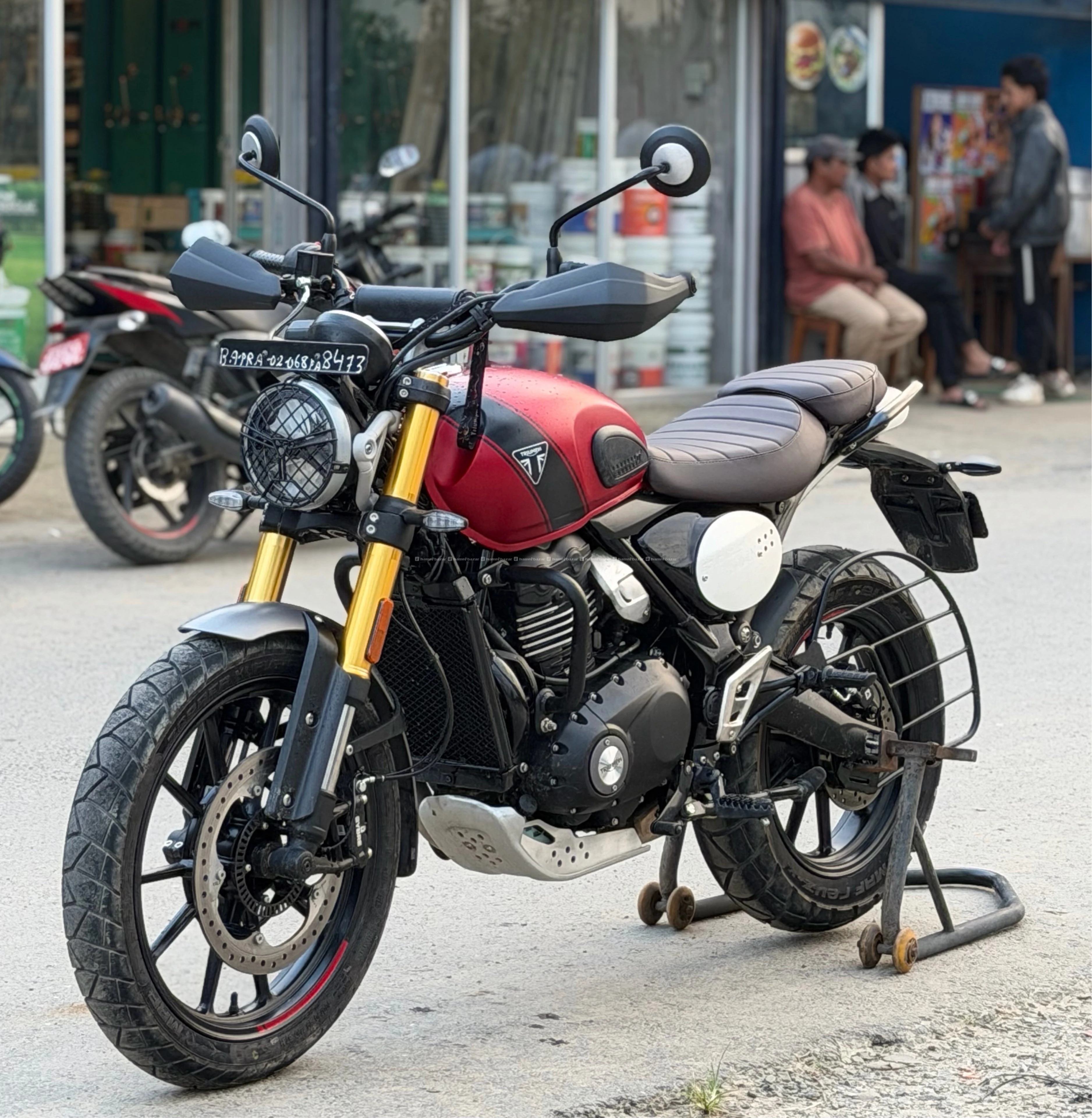 Triumph scrambler 400 2
