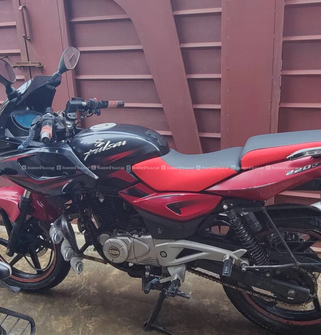 Bajaj pulsar220 sale 5
