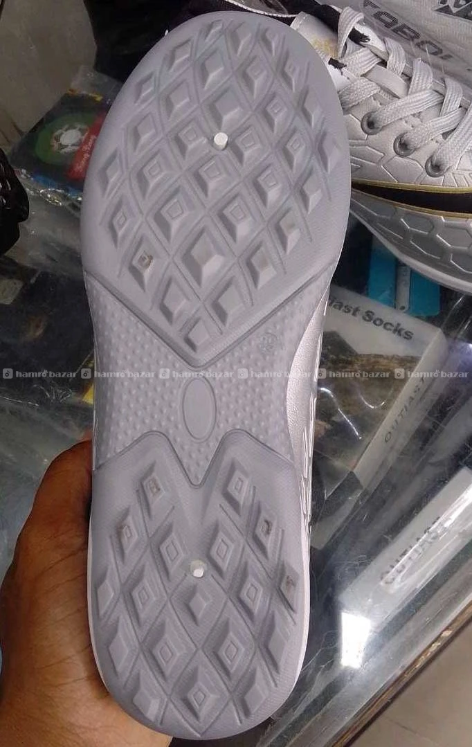 Footshal shoes with free shock 2