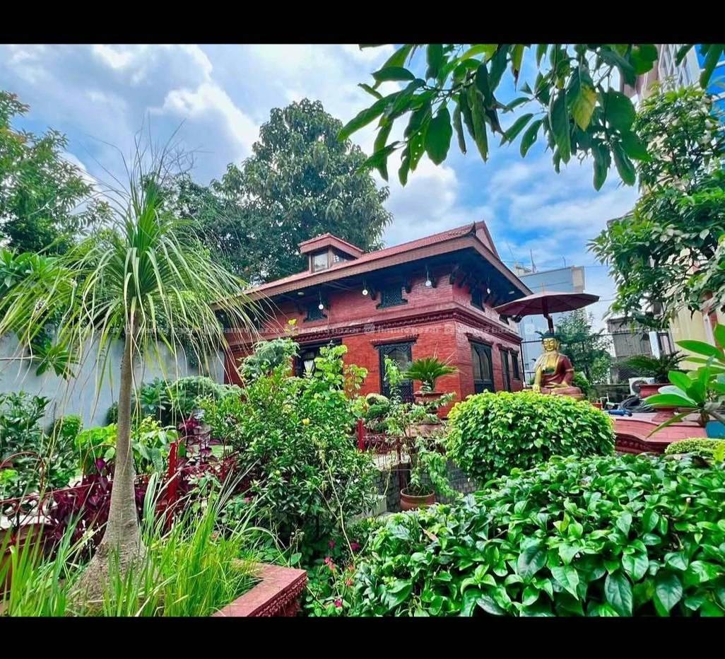 1 Room available inlazimpath fully furnished hous. 3