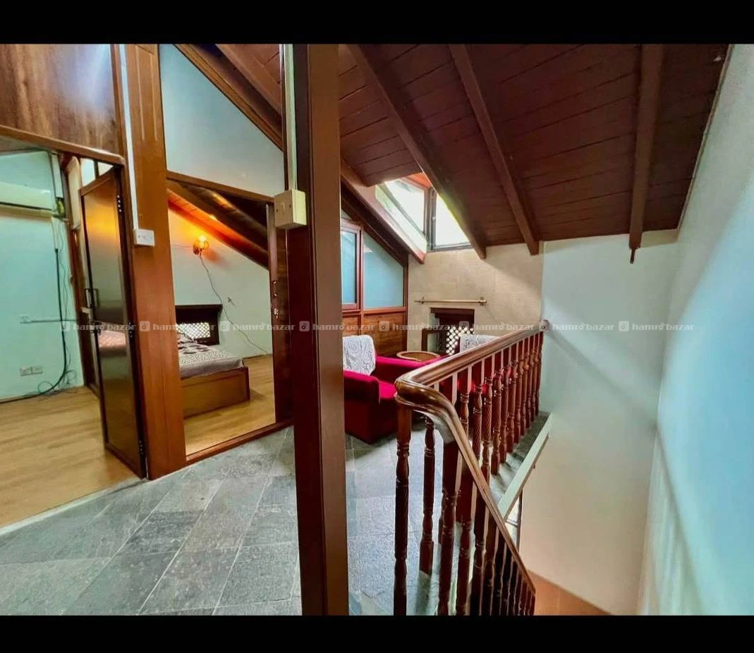 1 Room available inlazimpath fully furnished hous. 2