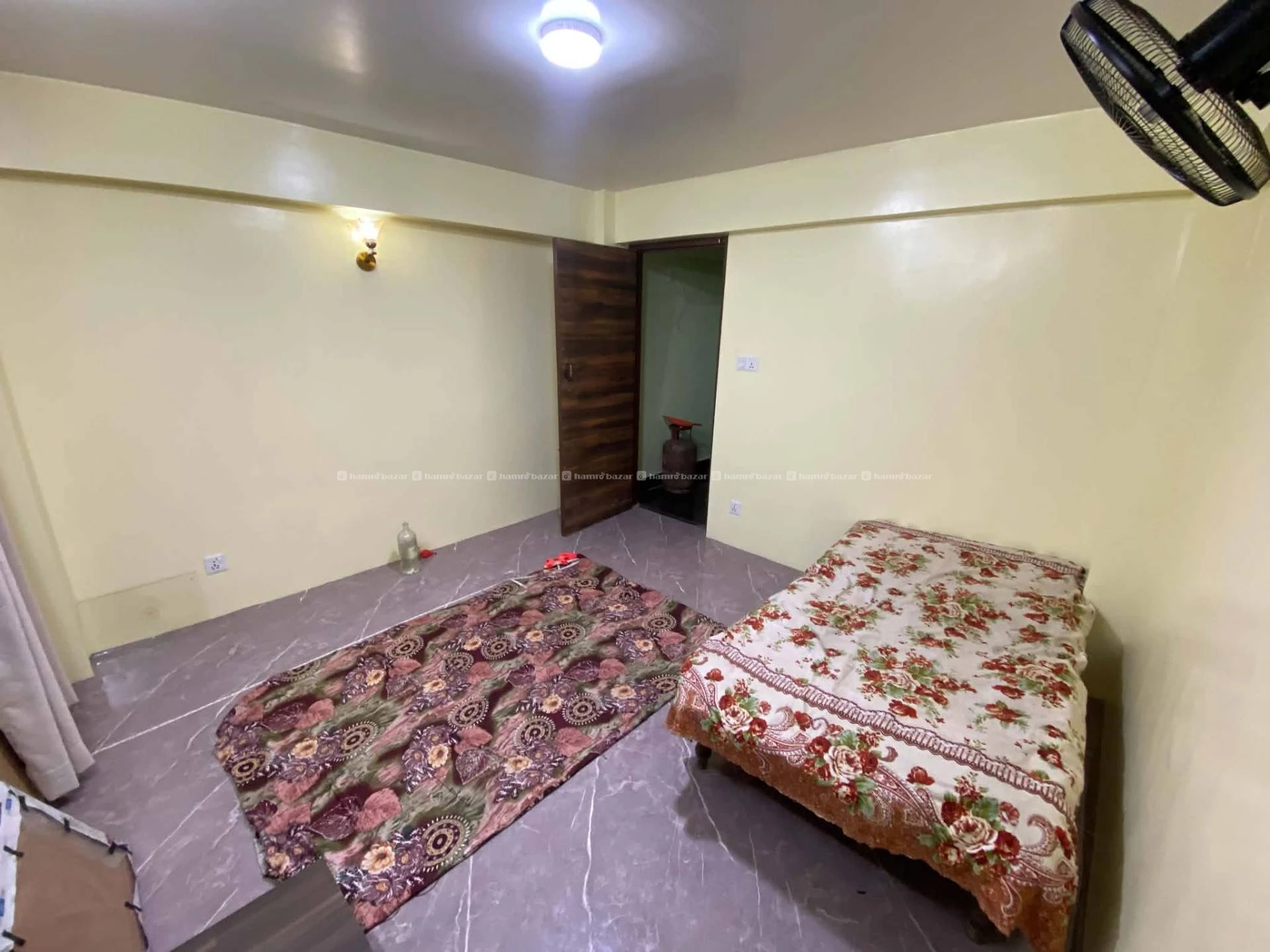Flat on rent 6