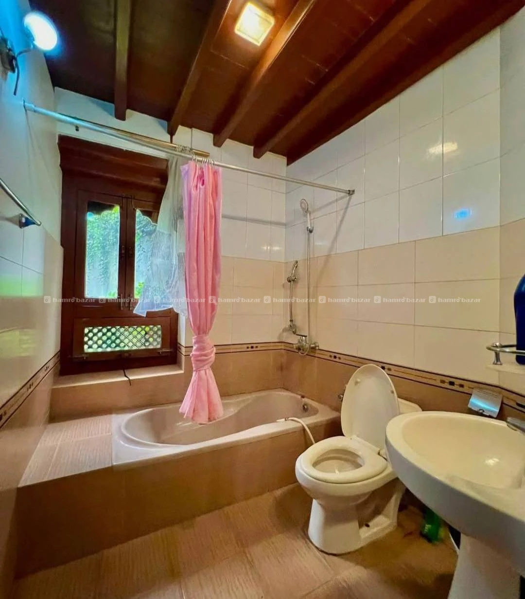 1 Room available inlazimpath fully furnished hous. 7
