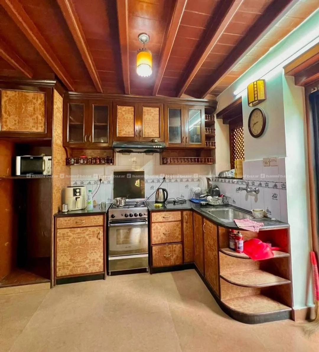 1 Room available inlazimpath fully furnished hous. 8
