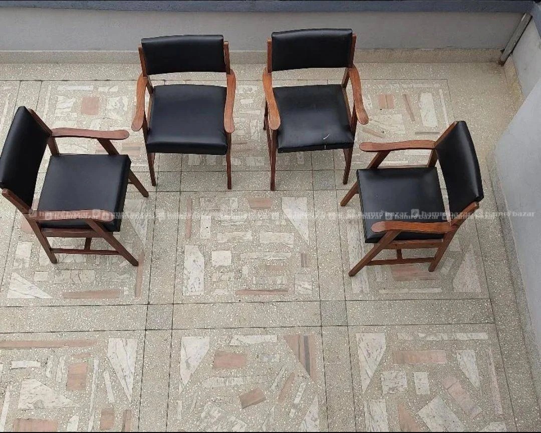 Chairs (Qty:4) 2