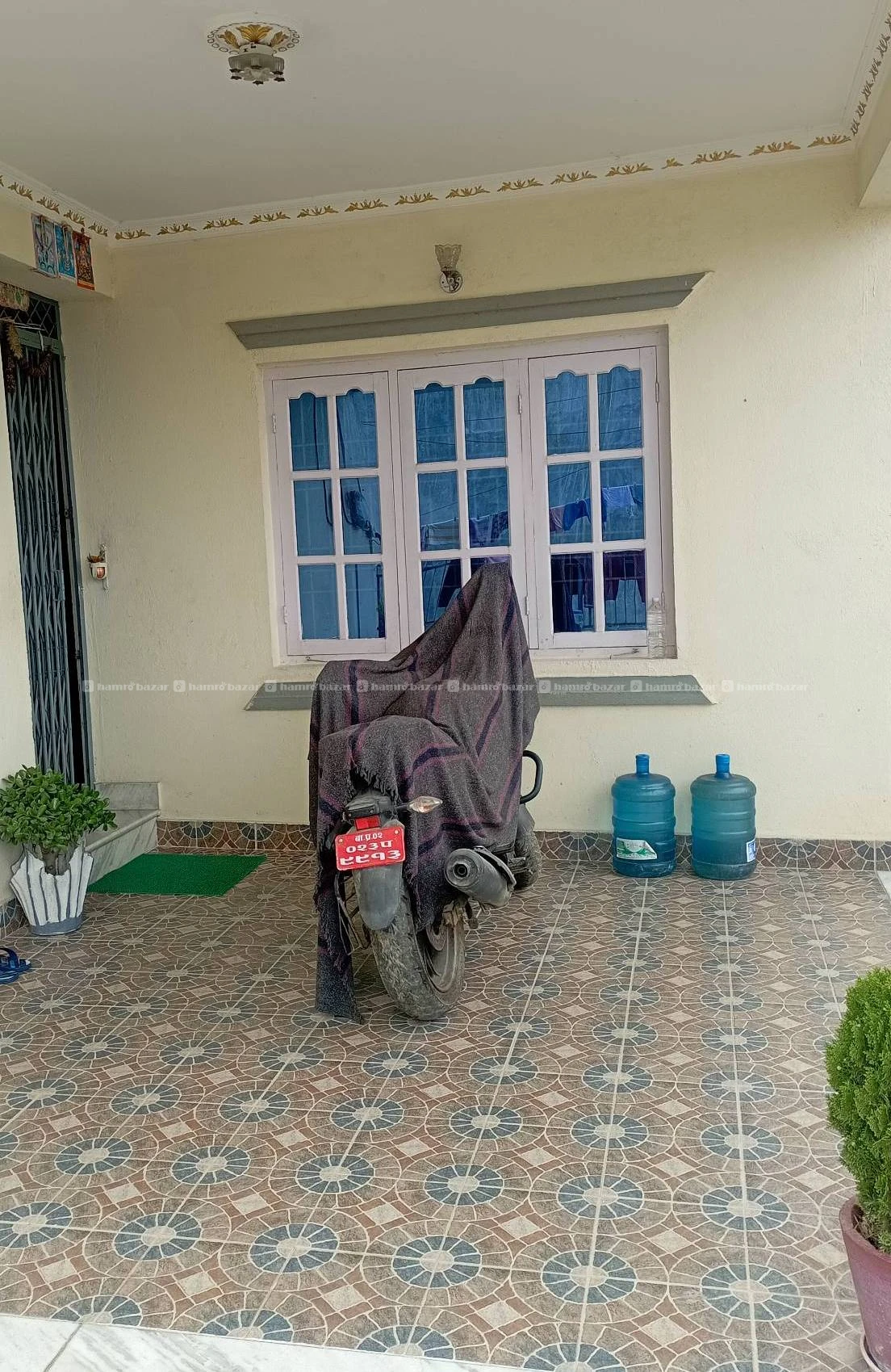 Flat ground floor 4 rooms with attached bathroom. 4