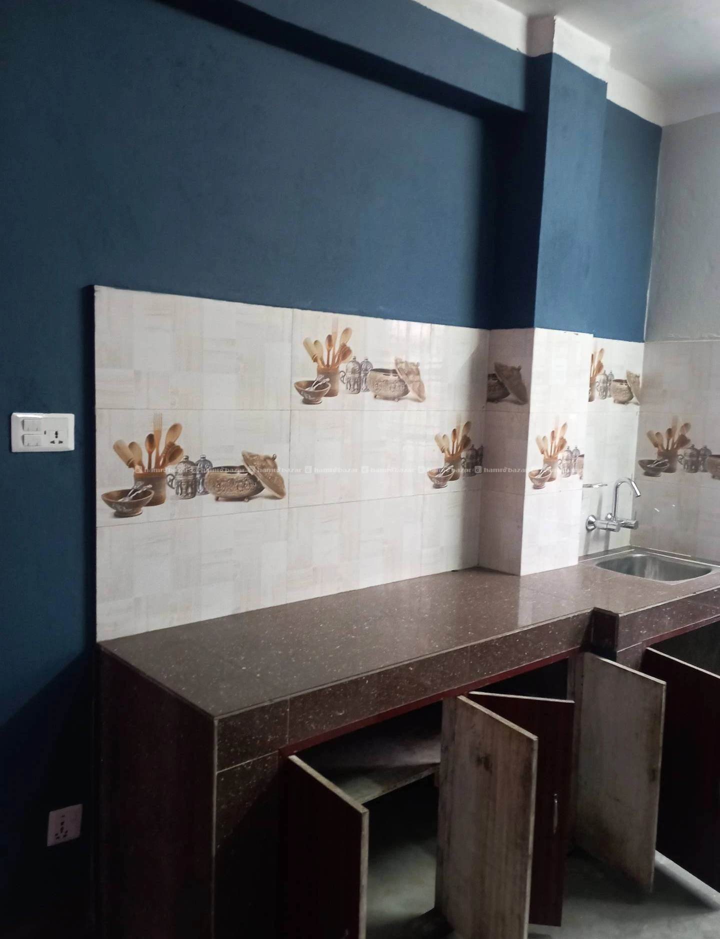 Flat ground floor 4 rooms with attached bathroom. 6