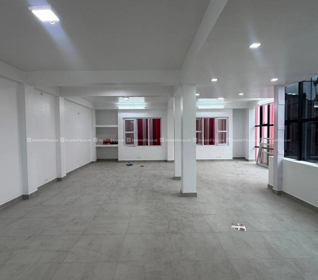 🚛Prime commercial space rent at Satdobato🚨 5