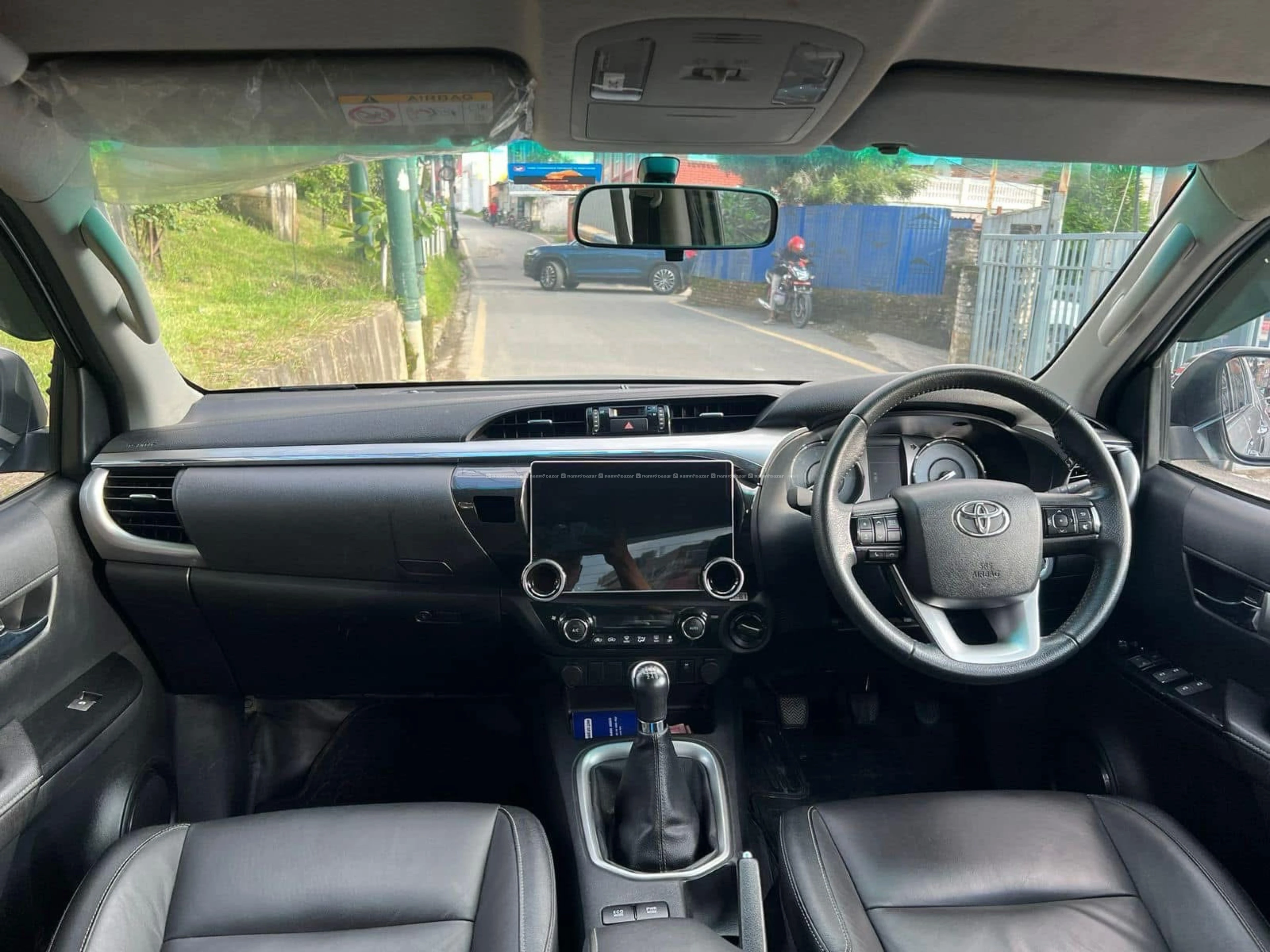 Toyota hilux
Model 2021
Single hand
Nbr:9851944306 5