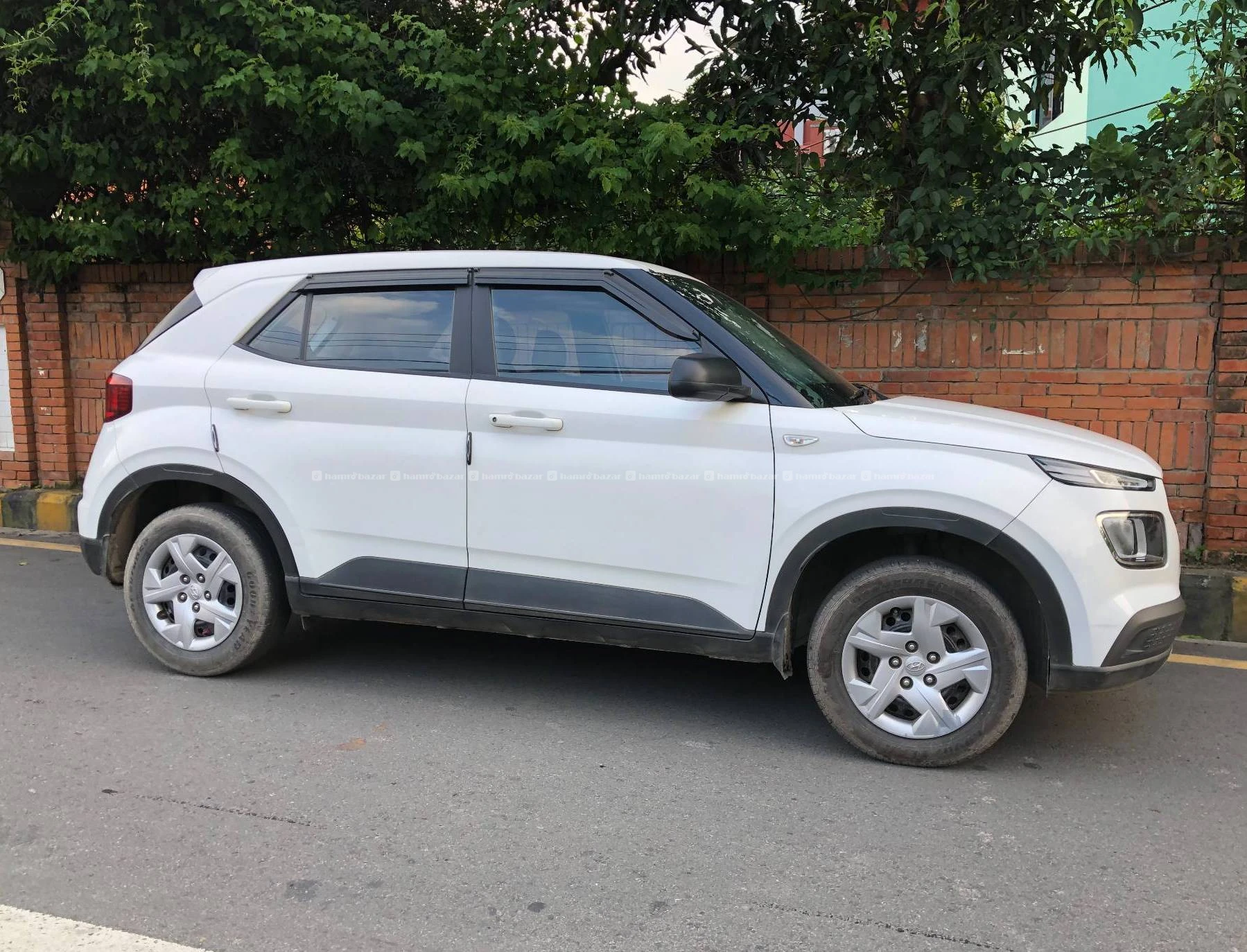 Single handed Hyundai Venue E 2021 on sale 7