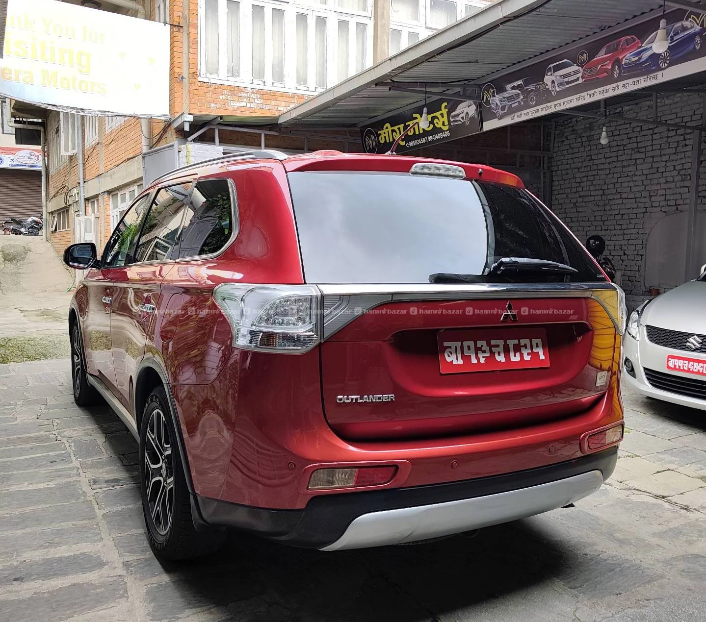 Outlander 2015 model just run 29000 km for sale . 4