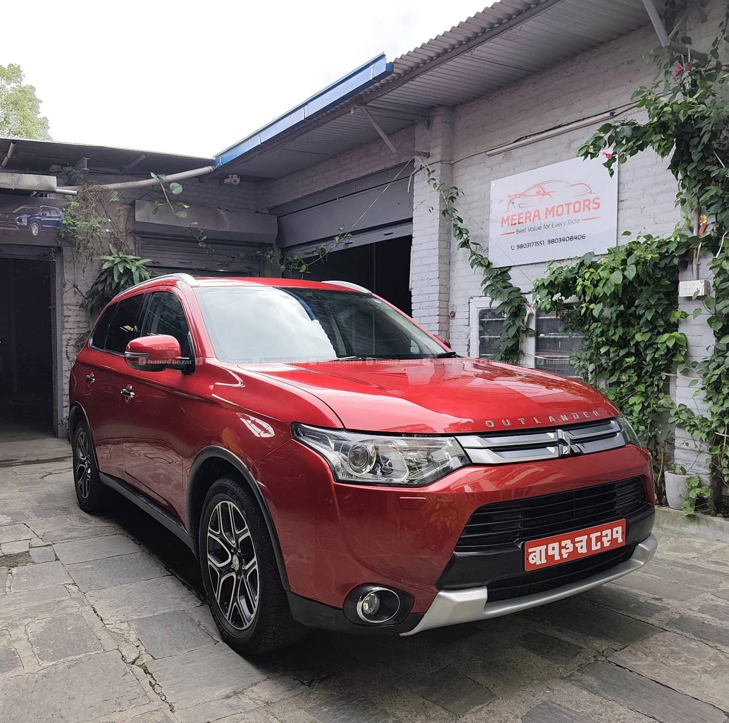 Outlander 2015 model just run 29000 km for sale . 7