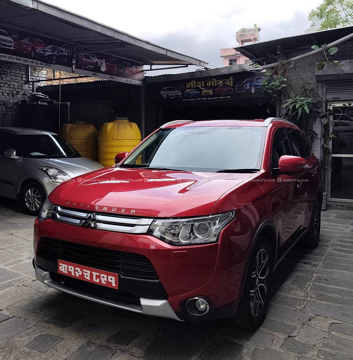 Outlander 2015 model just run 29000 km for sale . 6