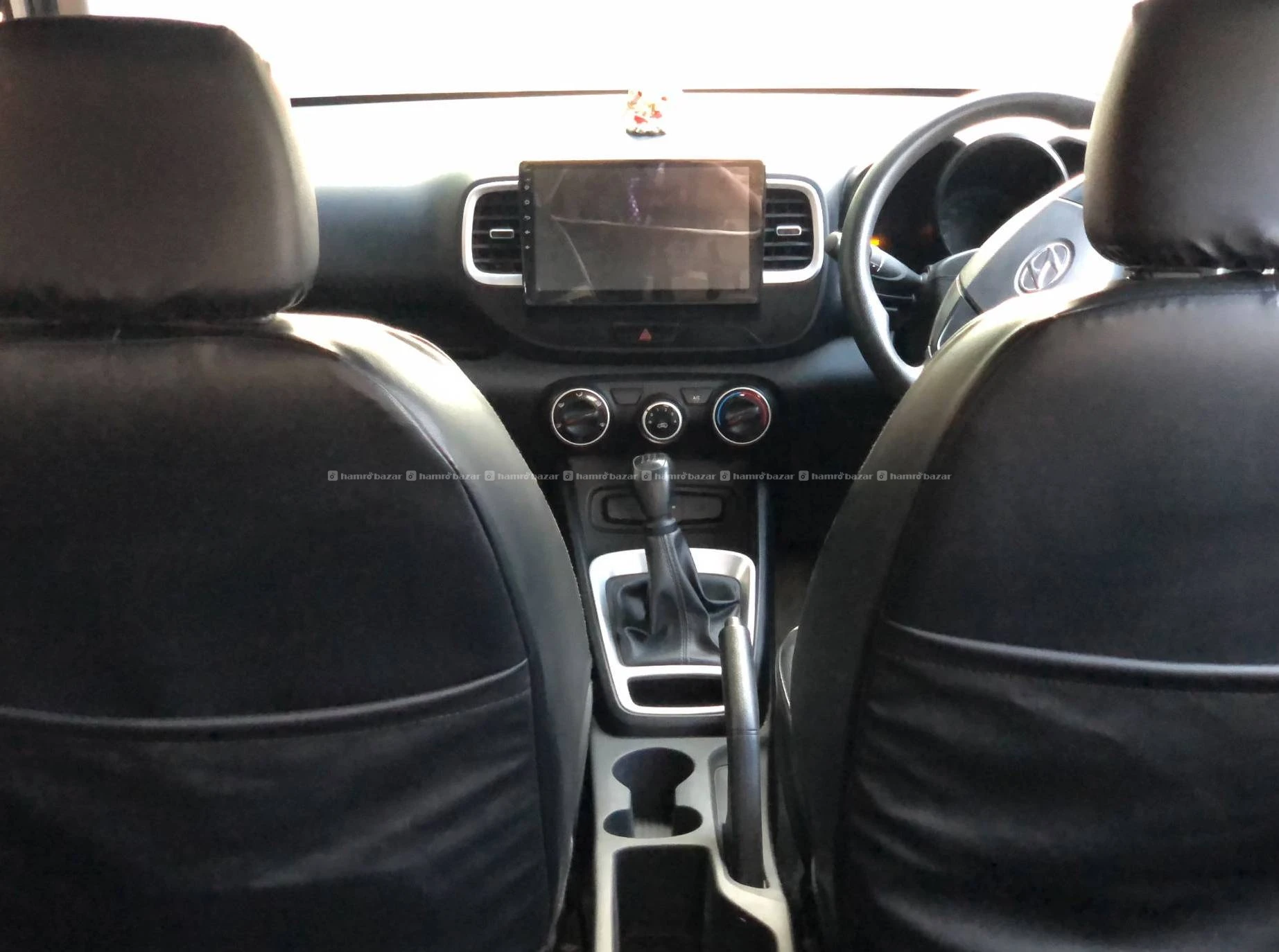 Single handed Hyundai Venue E 2021 on sale 4