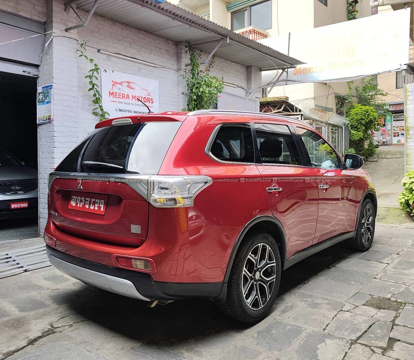 Outlander 2015 model just run 29000 km for sale . 8