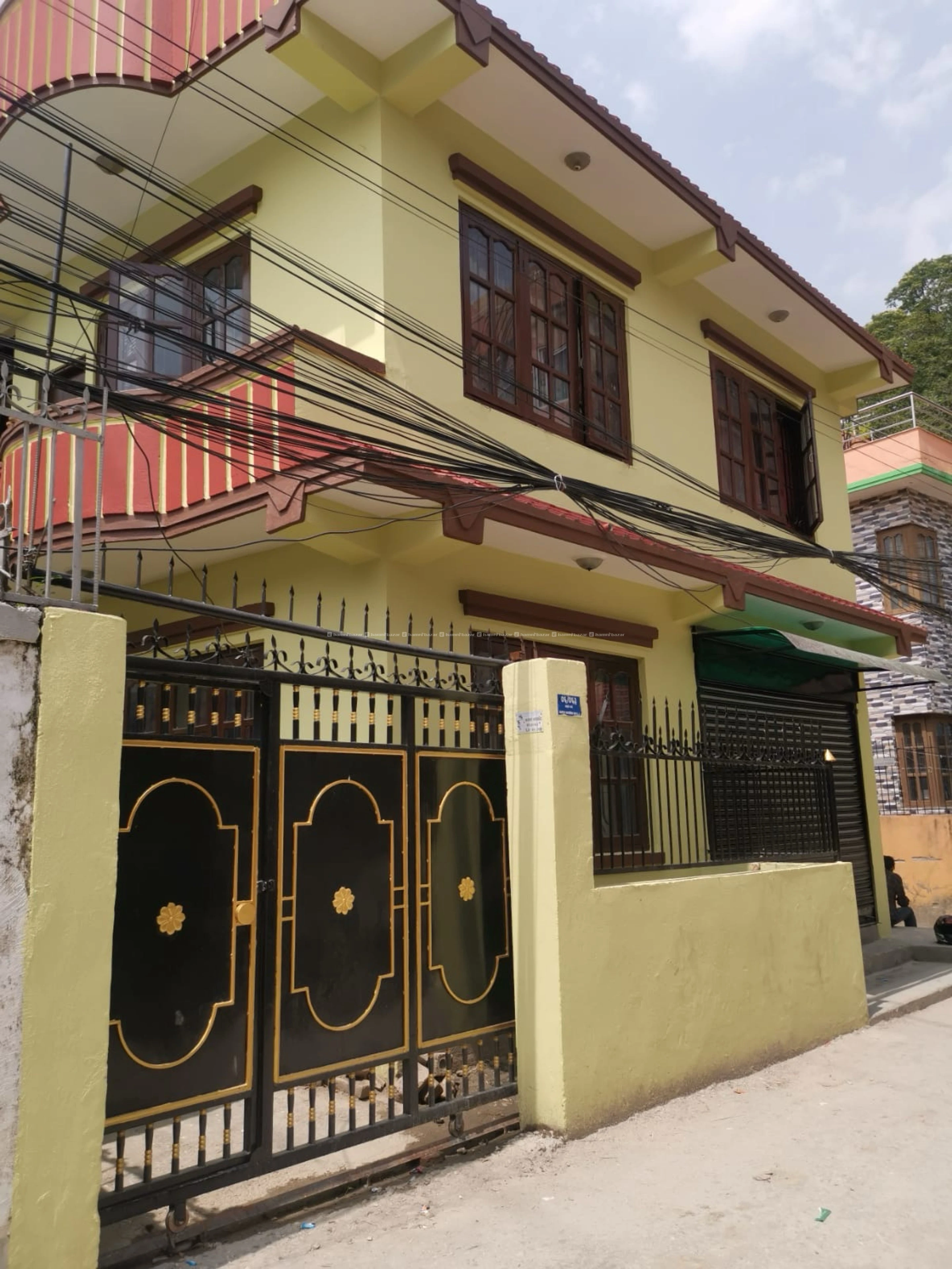 House for sale in makalbari