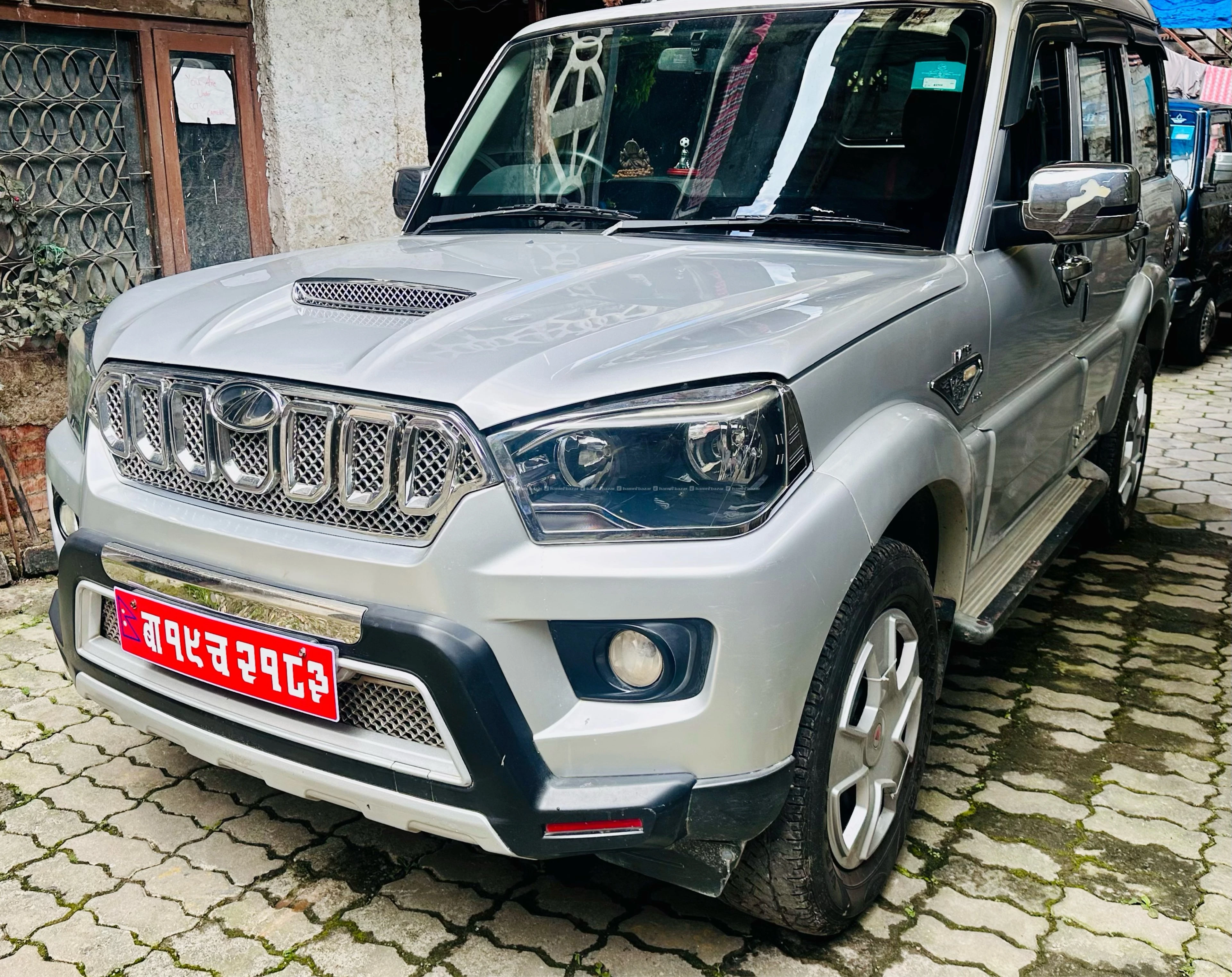 Mahindra Scorpio s4 Single hand 2018 6