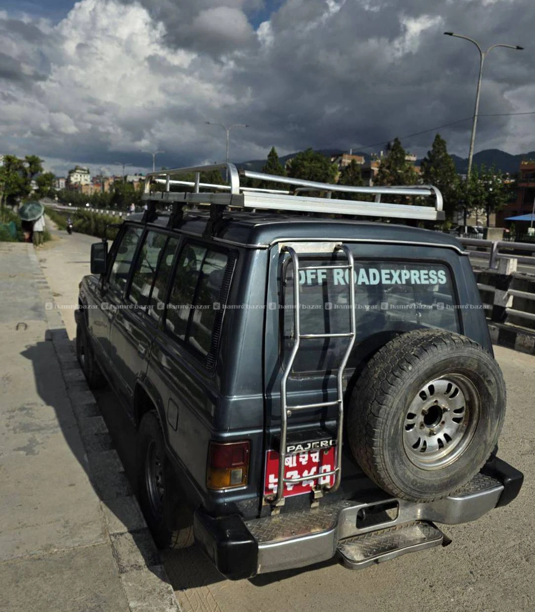 Mitsubishi Pajero 1990 model 4WD diesel 4