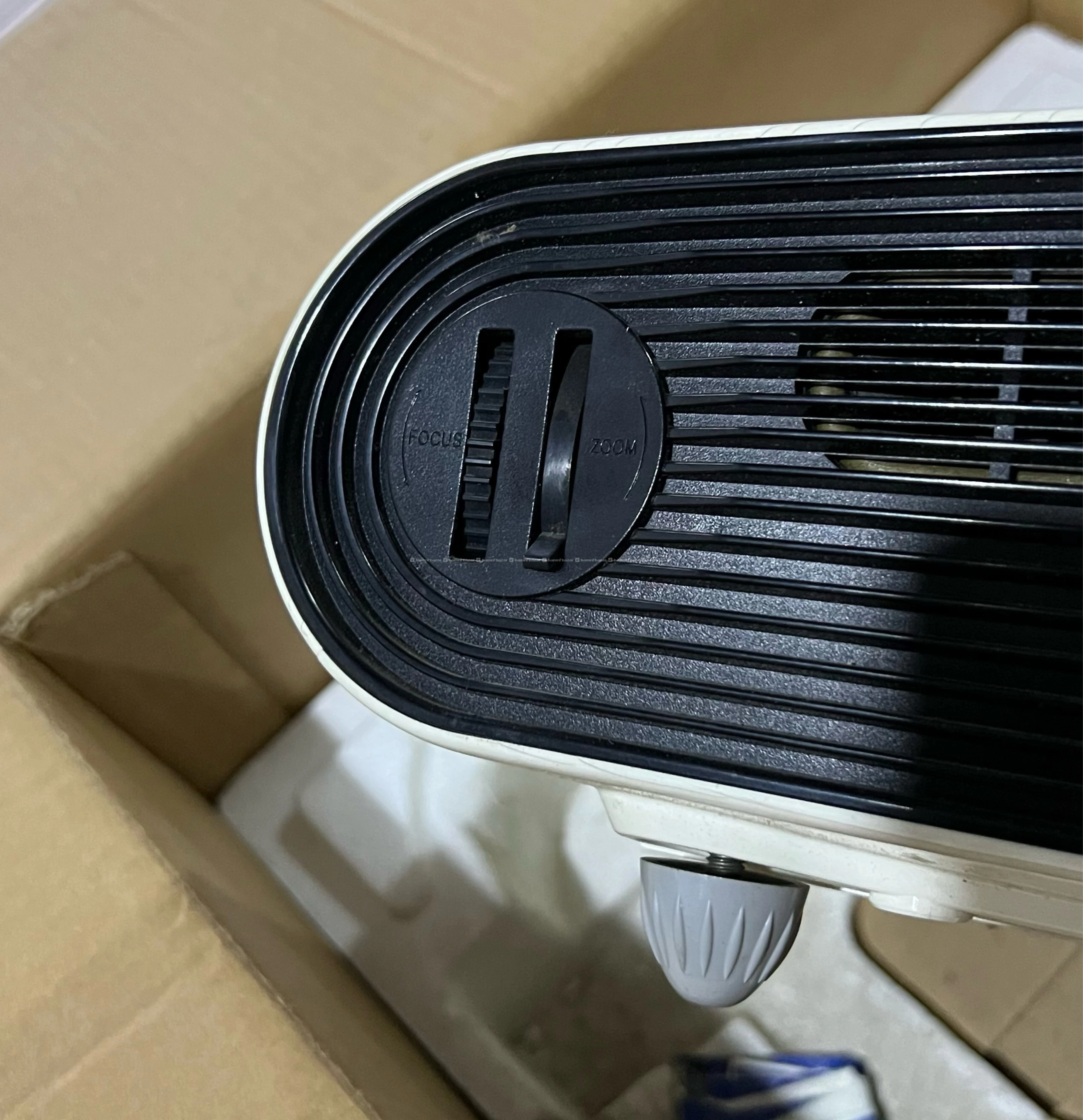 Samsung XGA LCD data projector 2