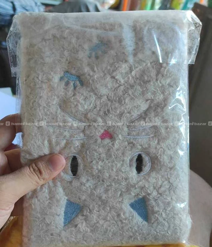 “कति क्युट र आकर्षक फरी डायरी! 😍
  एकदमै राम्रो। 7