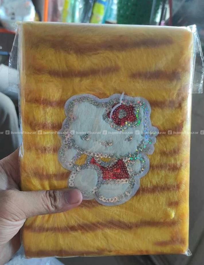 “कति क्युट र आकर्षक फरी डायरी! 😍
  एकदमै राम्रो। 8