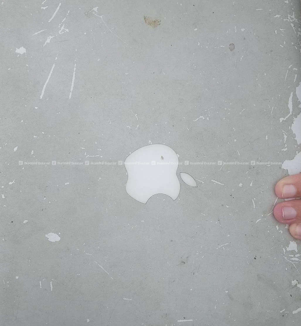 MacBook A1278
Avg condition Lil bit if scratches