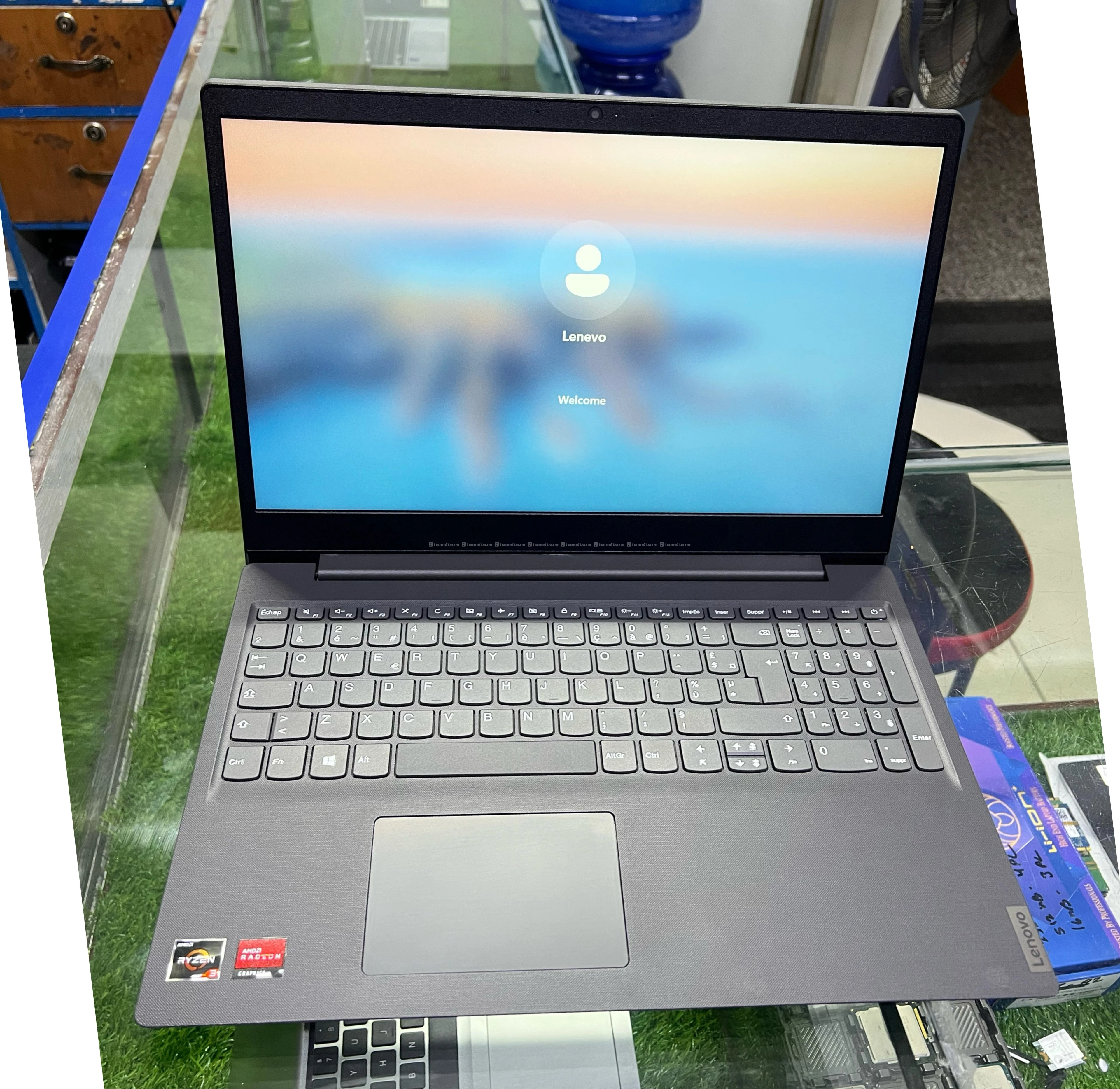 Lenovo idepad V15 Ryzen 3 8gb ram 256gb ssd 2