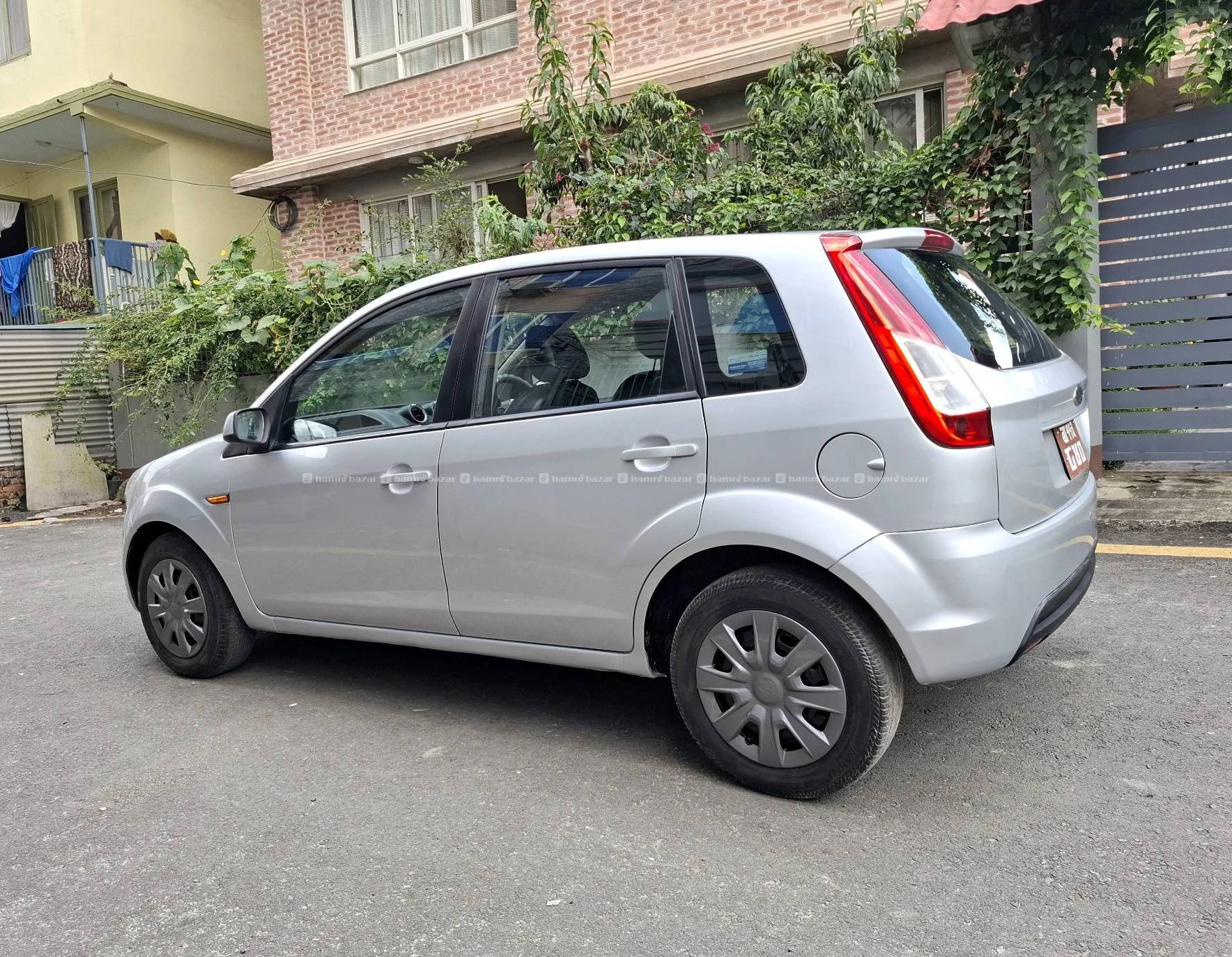 Single Hand Ford Figo Exi 2013 model 5