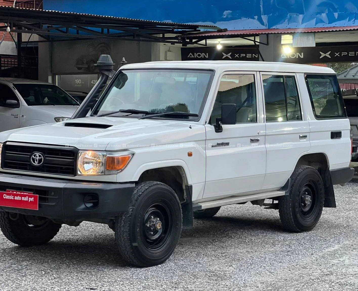 Land cruiser v8 lj 76 2018 2