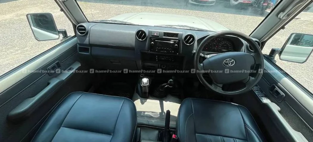 Land cruiser v8 lj 76 2018 3