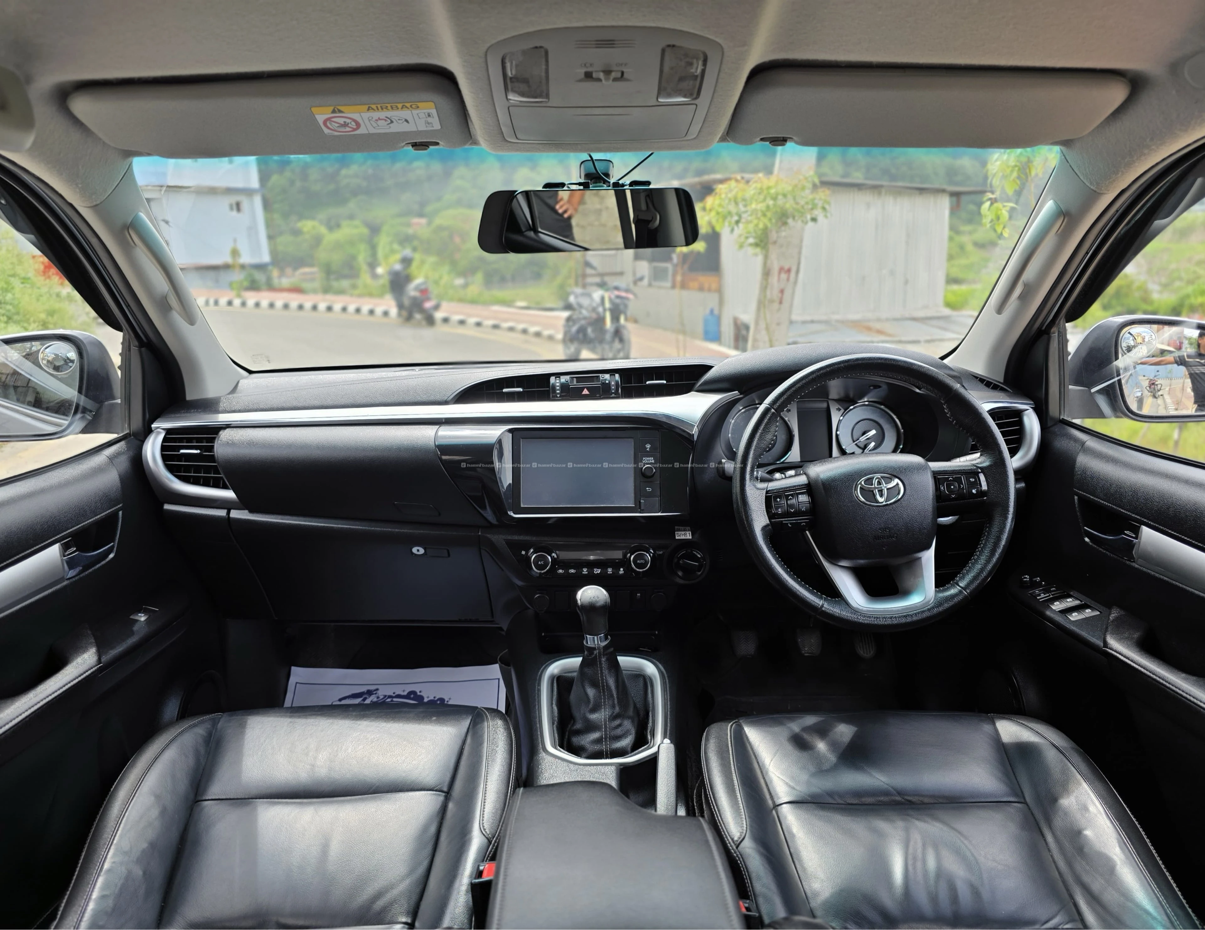 Toyota hilux 
Model 2021
Contact:9851044306 2