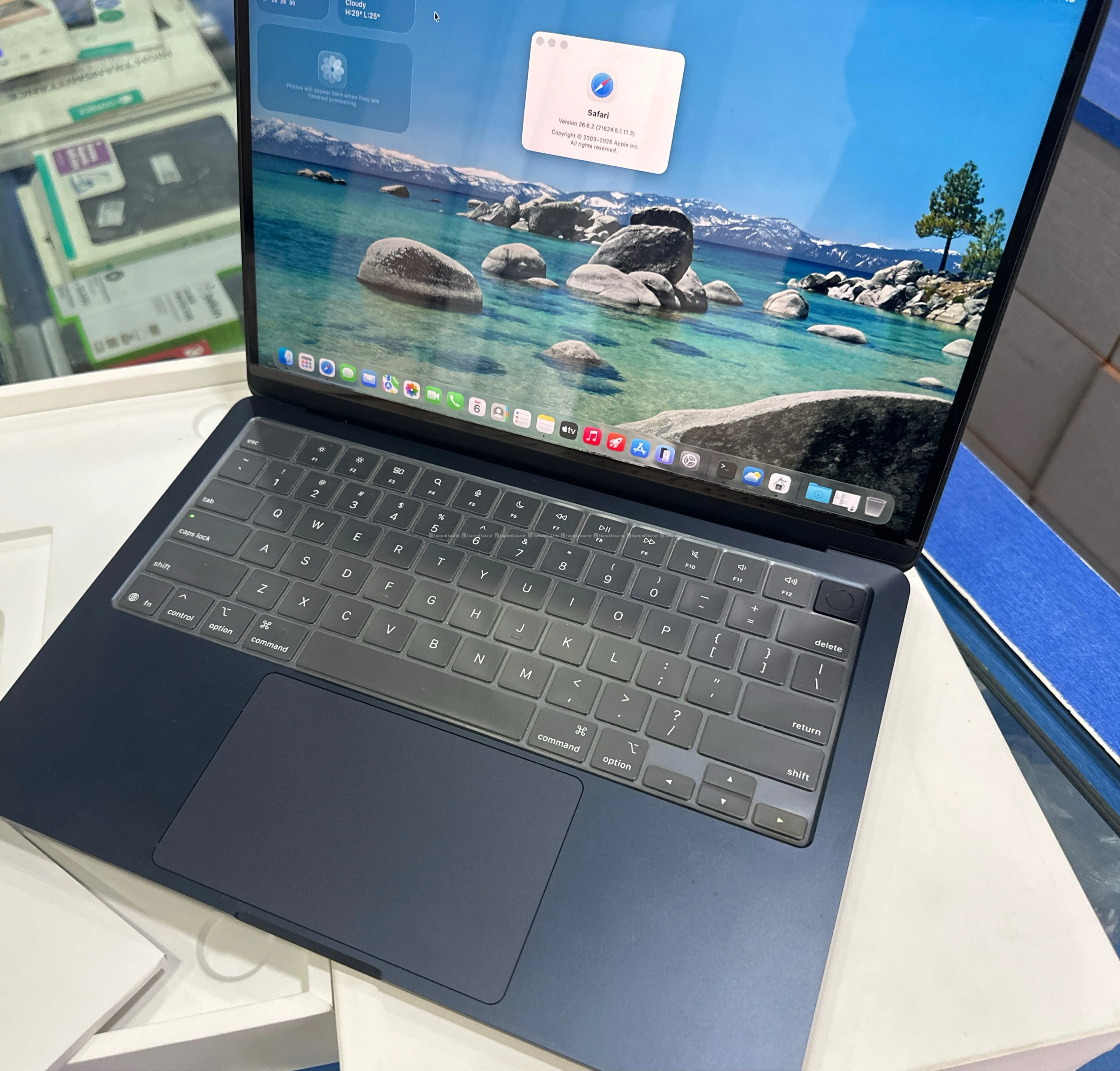 MacBook m4 air 16gb ram 256 gb rom use 2