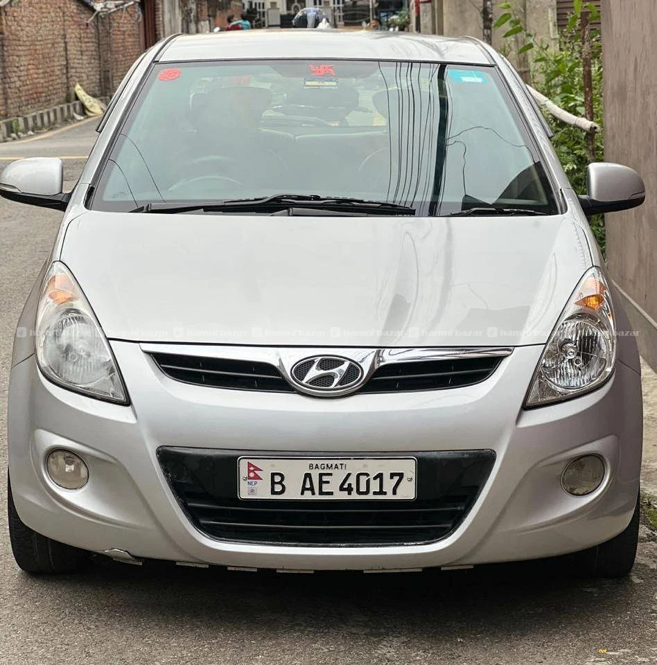 HYUNDAI i20 Asta (2010) 4