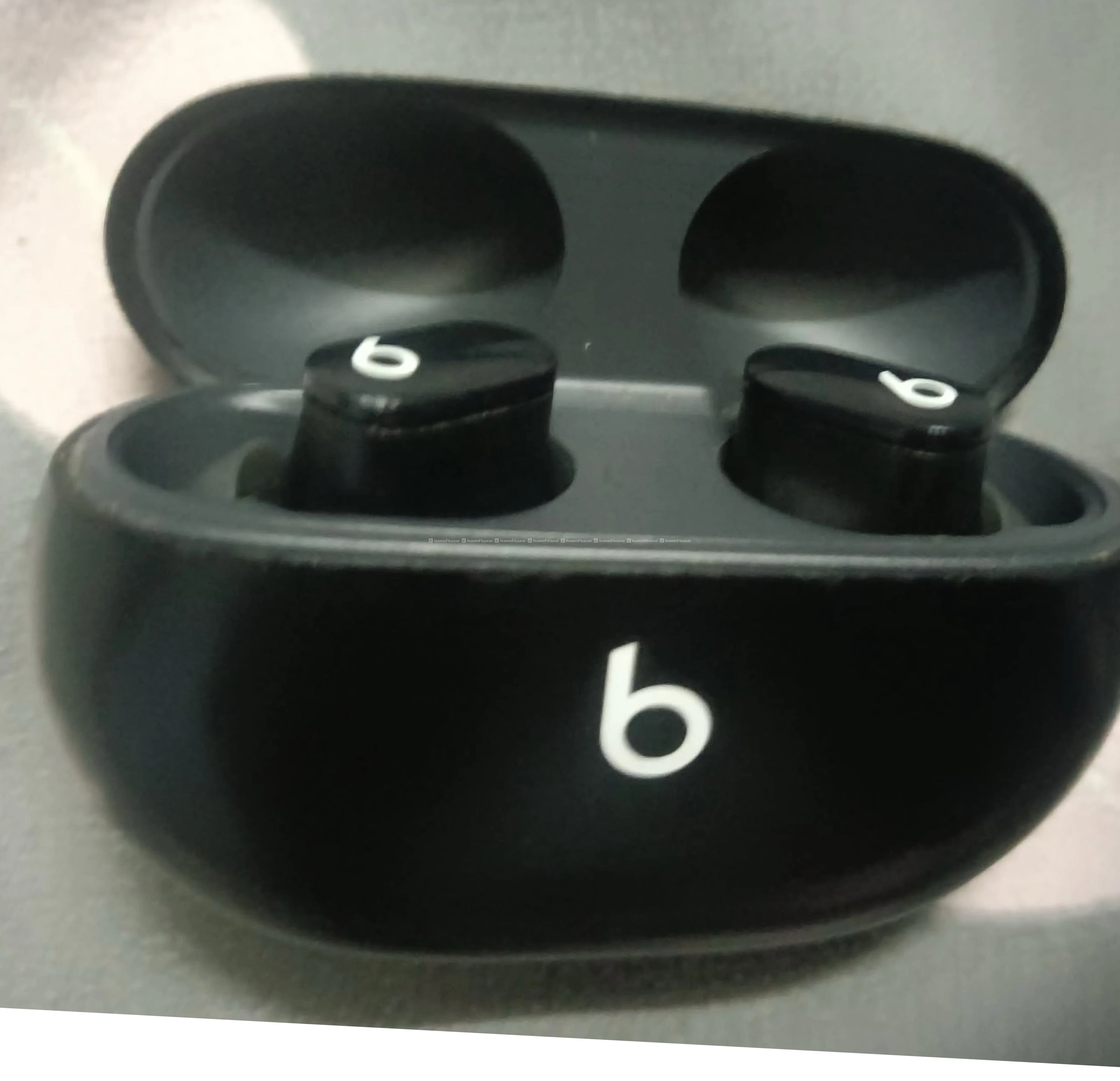 Selling a genuine pair of Beats Studio Budd 2