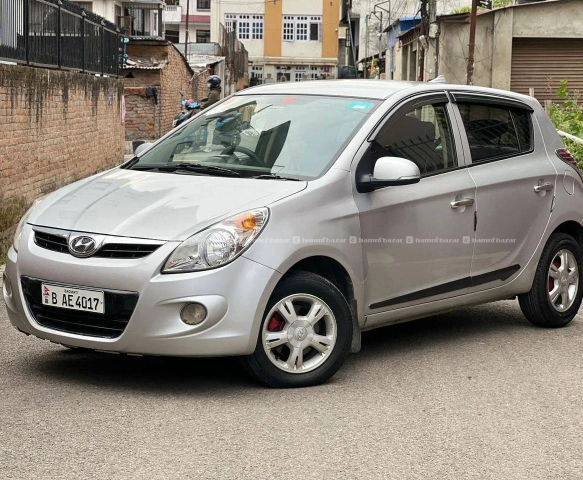 HYUNDAI i20 Asta (2010) 6