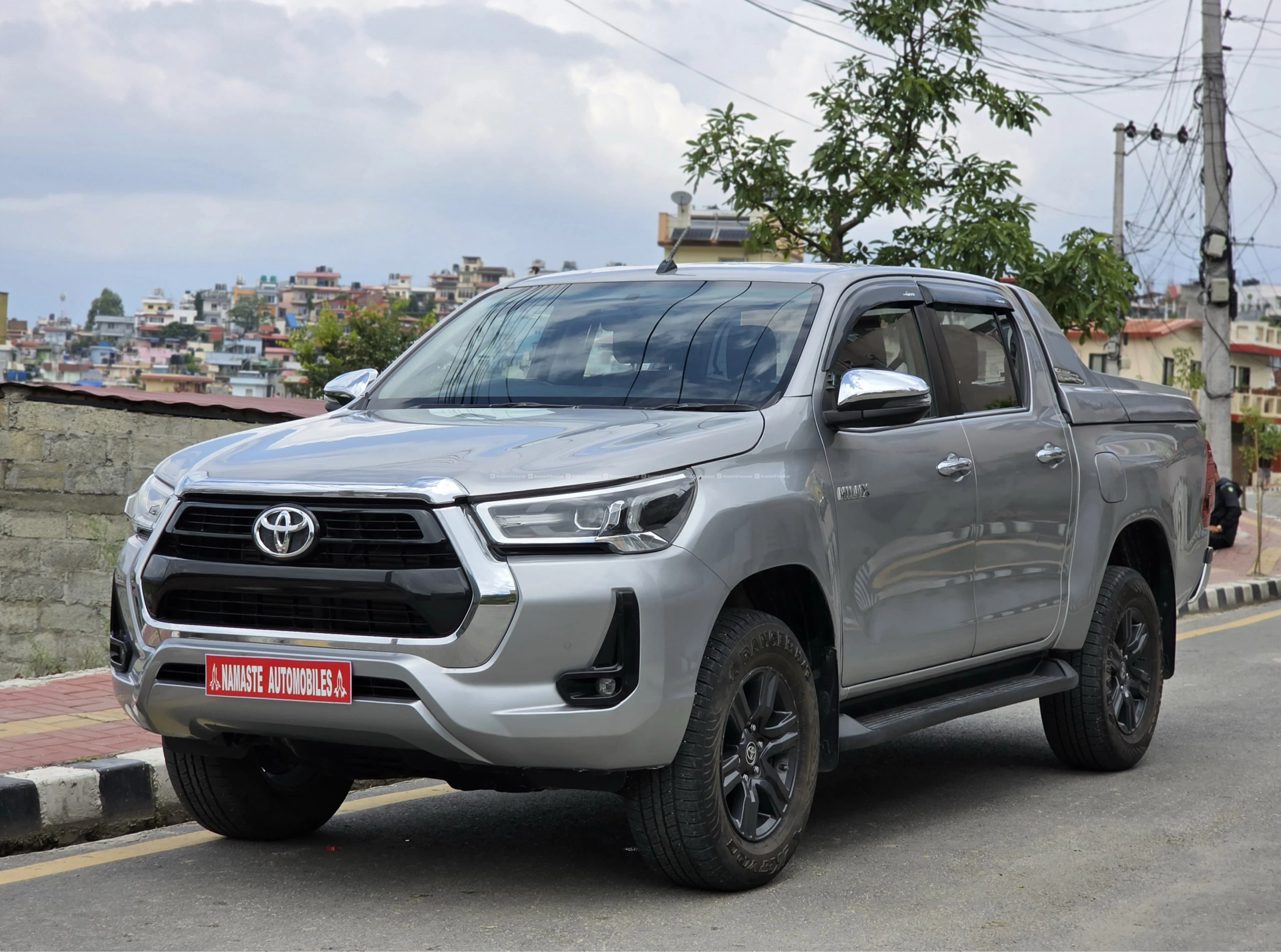 Toyota hilux 
Model 2021
Contact:9851044306 5