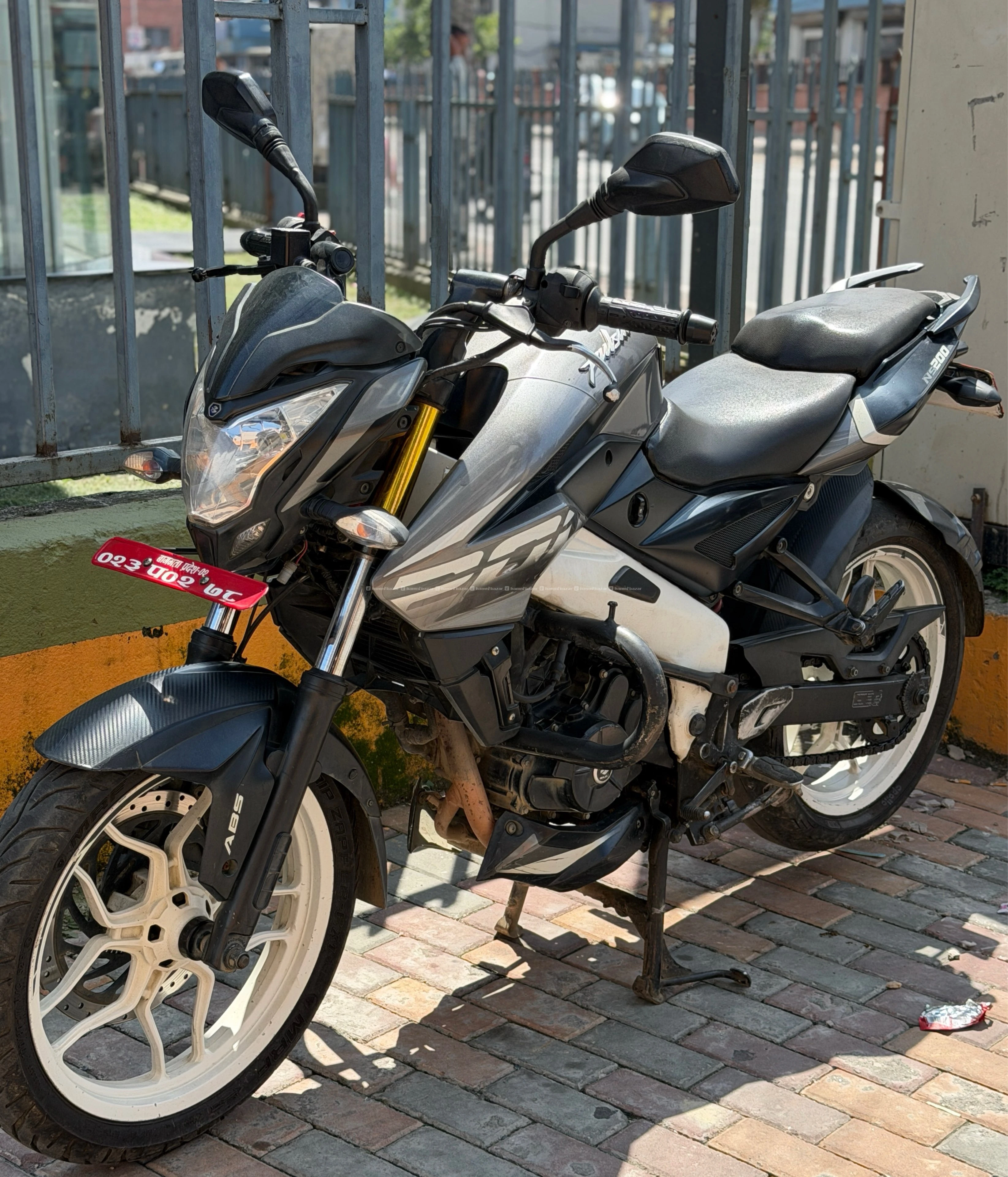 Single hand used bajaj ns 200 on sale 3