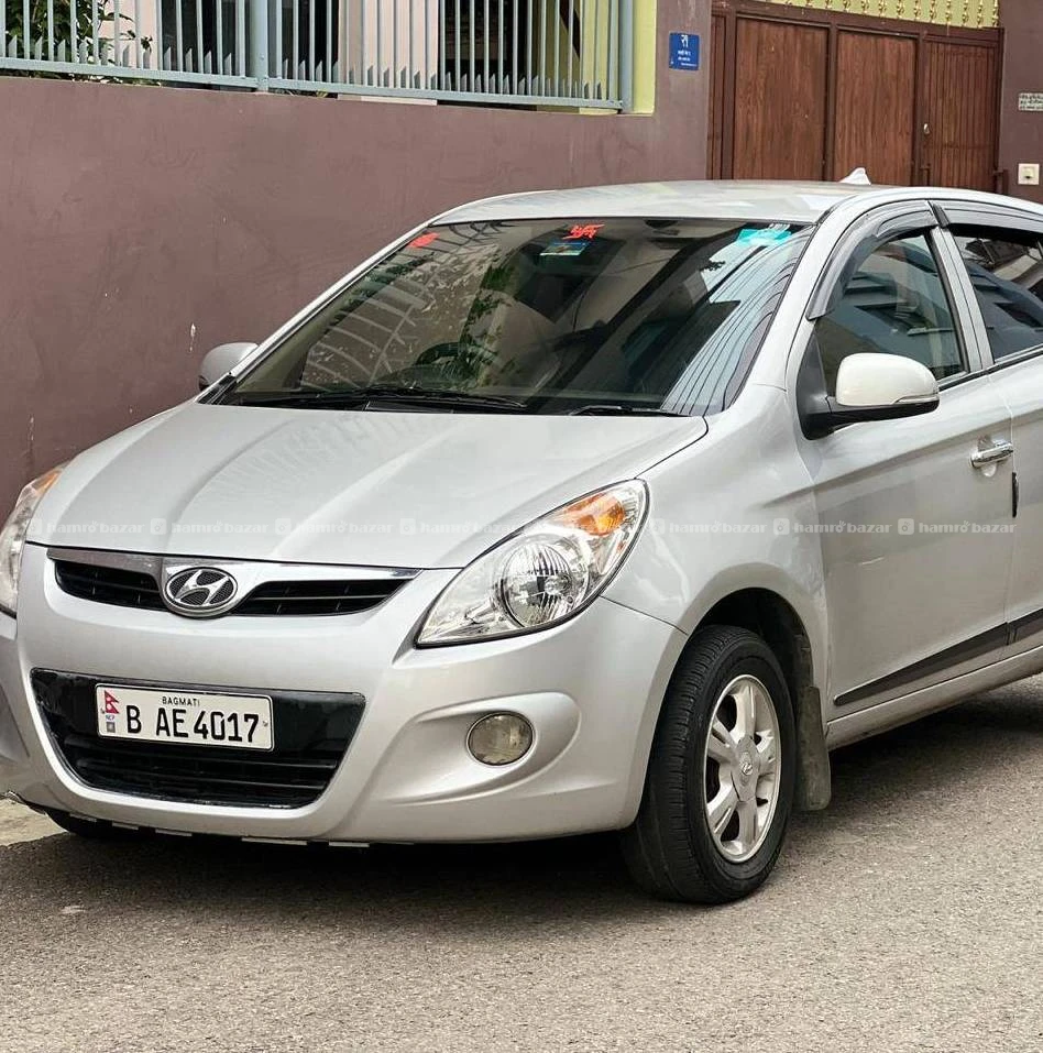 HYUNDAI i20 Asta (2010) 3