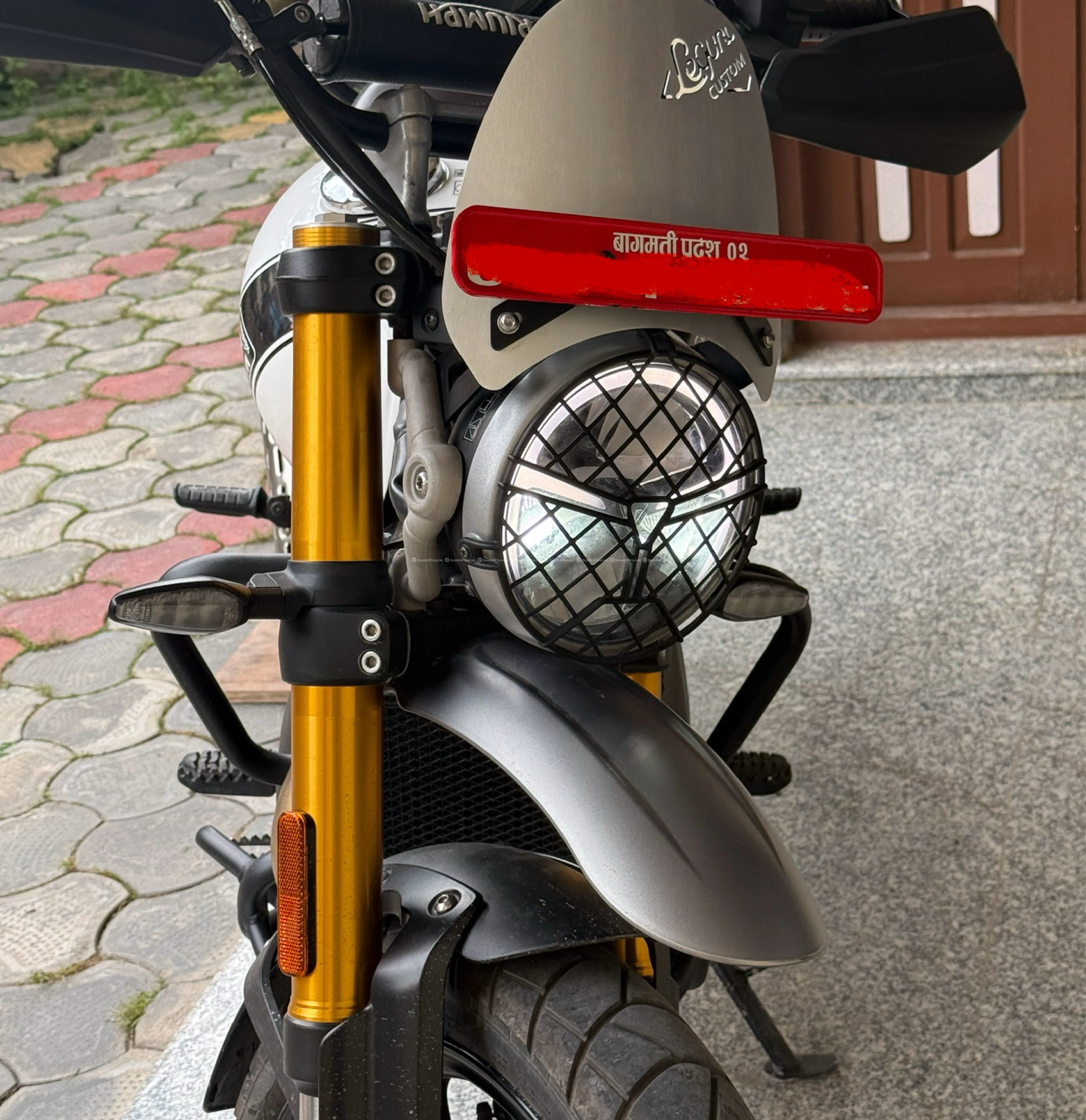Triumph windshield aluminum LEGUNDARY CUSTOM 2