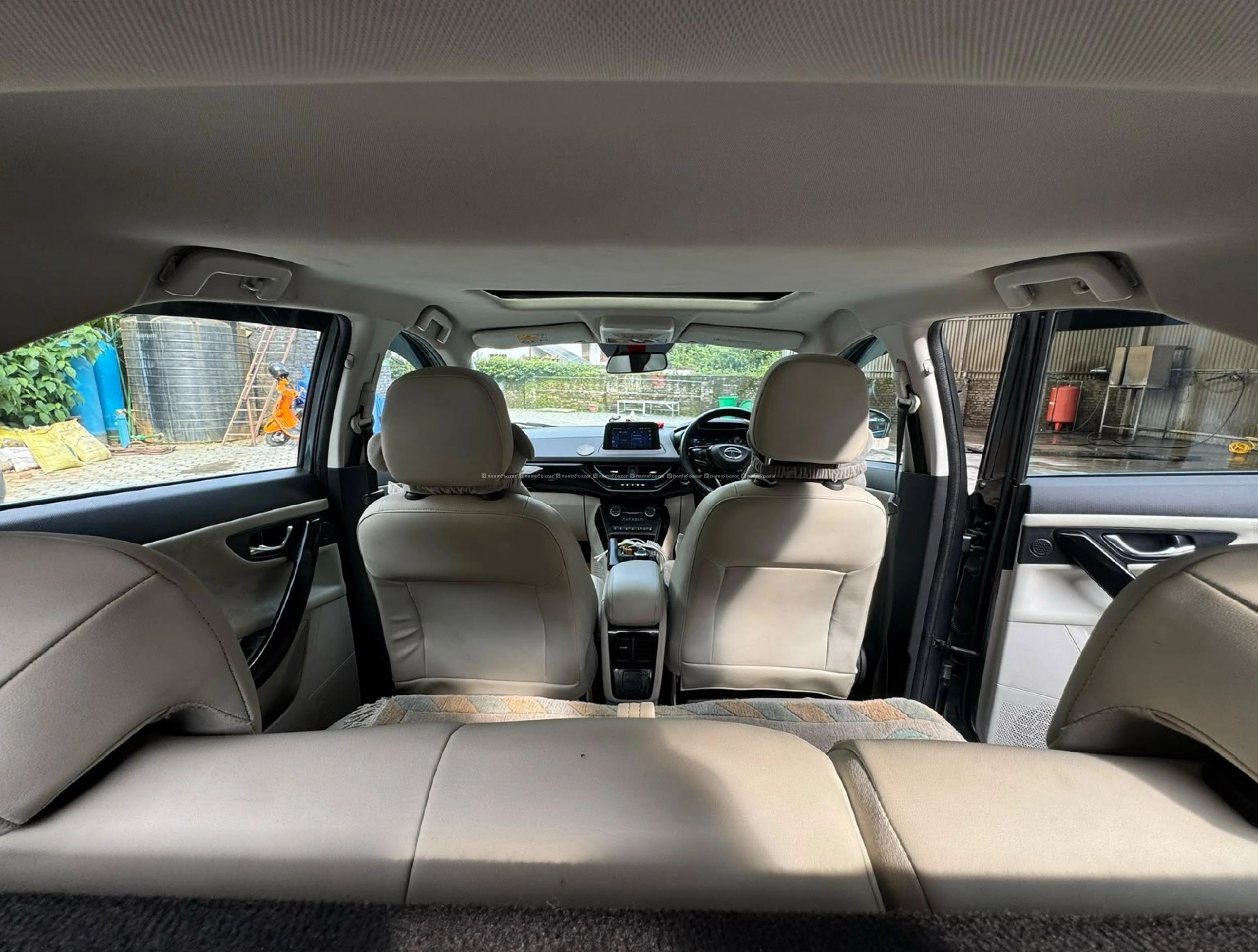 Tata nexon ev lux 2